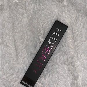 Huda beauty concealer
